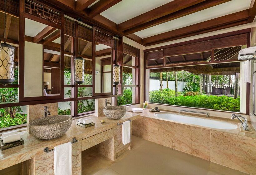 בית מלון כפרי Shangri La Boracay