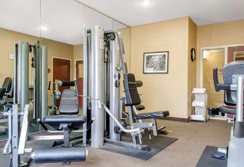 هتل Spark By Hilton Montgomery Eastchase