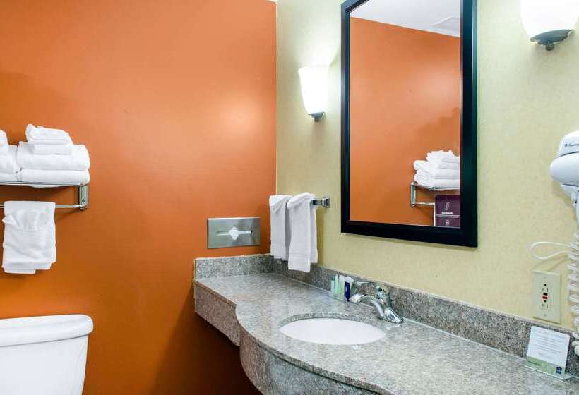 Отель Spark By Hilton Montgomery Eastchase