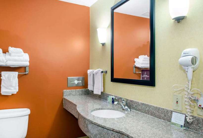 Отель Spark By Hilton Montgomery Eastchase