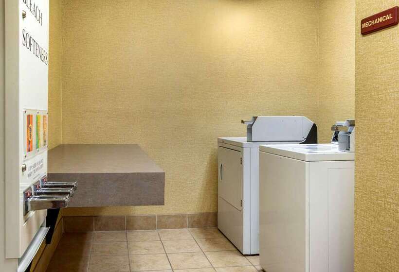 هتل Sleep Inn & Suites Airport