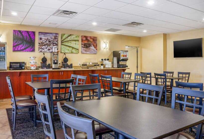 هتل Sleep Inn & Suites Airport