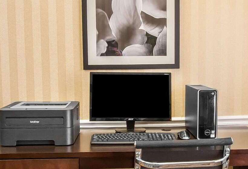 בית מלון כפרי Surestay By Best Western Pearl Jackson Airport