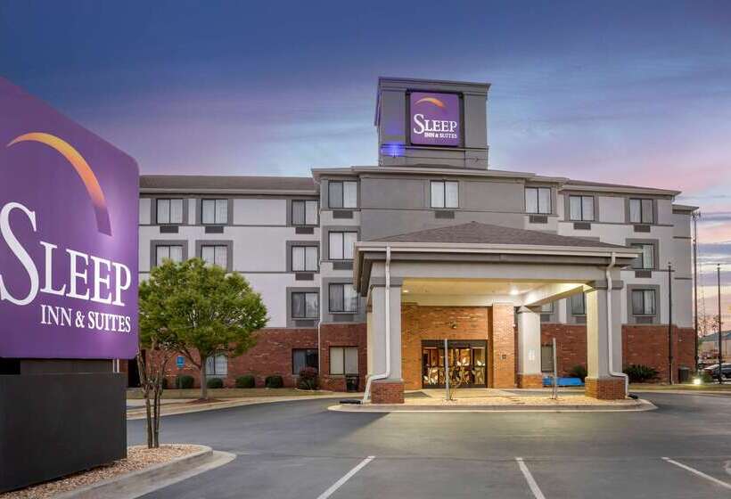 בית מלון כפרי Sleep Inn & Suites Auburn Campus Area I85