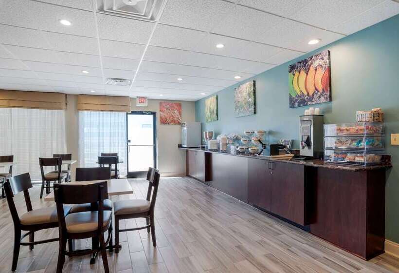 בית מלון כפרי Sleep Inn & Suites Auburn Campus Area I85