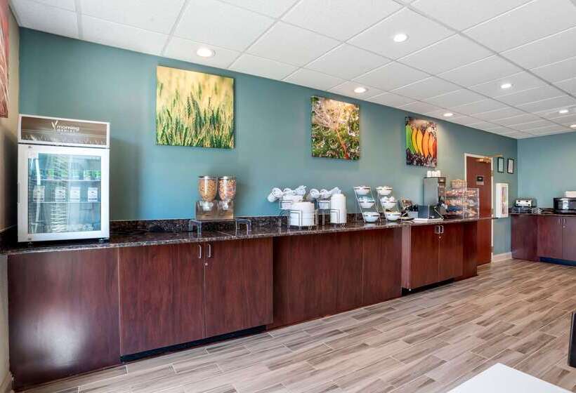 בית מלון כפרי Sleep Inn & Suites Auburn Campus Area I85