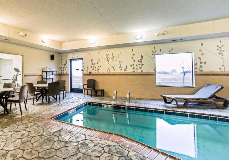 בית מלון כפרי Sleep Inn & Suites