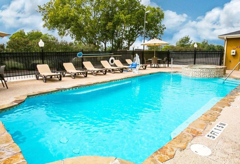 בית מלון כפרי Sleep Inn & Suites New Braunfels