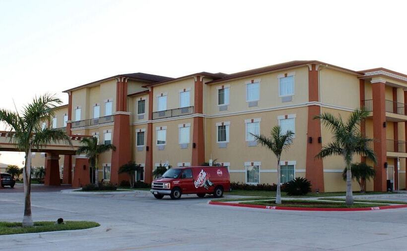 酒店 Super 8 By Wyndham Hidalgo At La Plaza Mall & Mcallen Airport