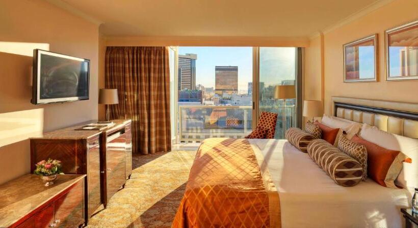 בית מלון כפרי Taj Cape Town