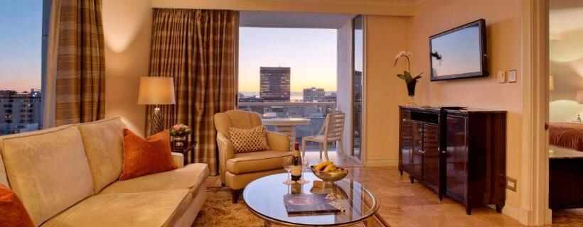 בית מלון כפרי Taj Cape Town