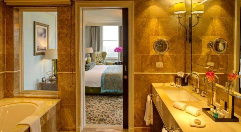 בית מלון כפרי Taj Cape Town