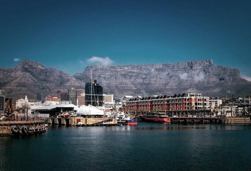 בית מלון כפרי Taj Cape Town