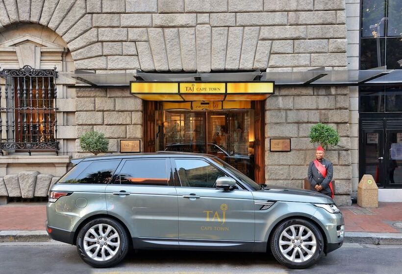 בית מלון כפרי Taj Cape Town