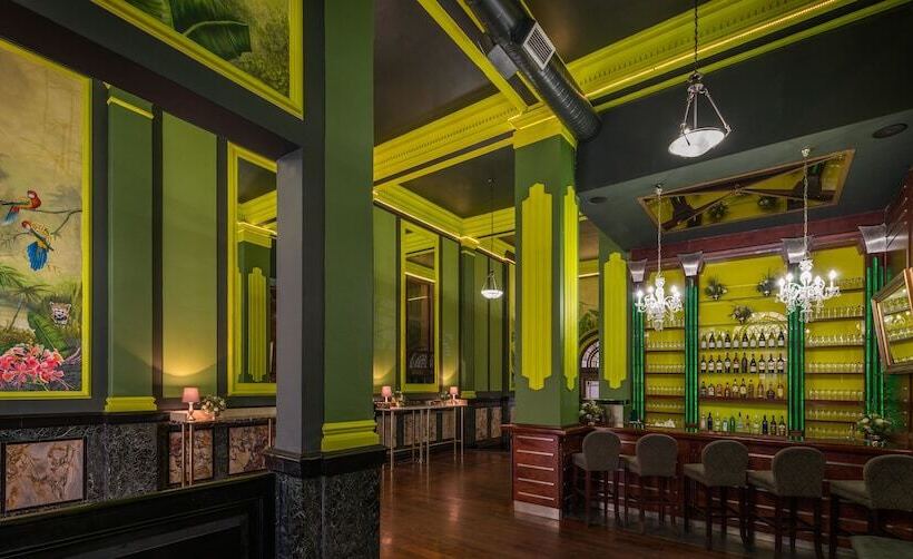 בית מלון כפרי Taj Cape Town