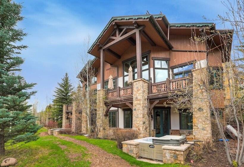 هتل The Arrabelle At Vail Square, A Rockresort