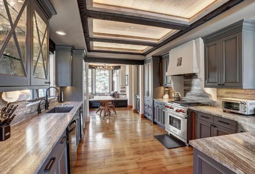 ホテル The Arrabelle At Vail Square, A Rockresort