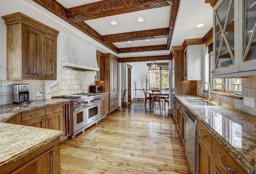 ホテル The Arrabelle At Vail Square, A Rockresort