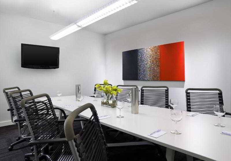 Отель The Chambers