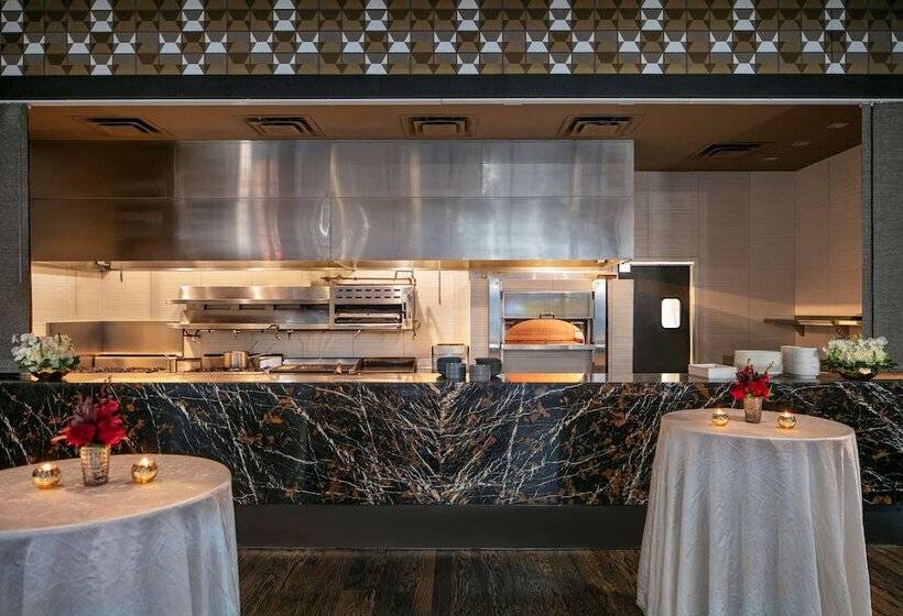 هتل The Royal Sonesta Chicago River North