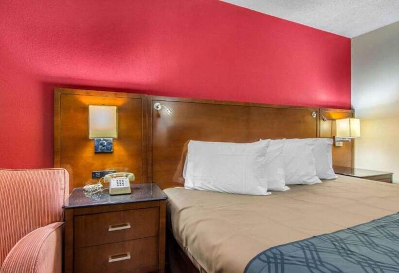 فندق Travelodge By Wyndham Forsyth