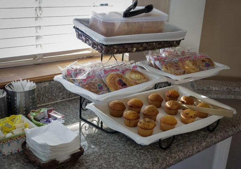 ホテル University Inn & Suites