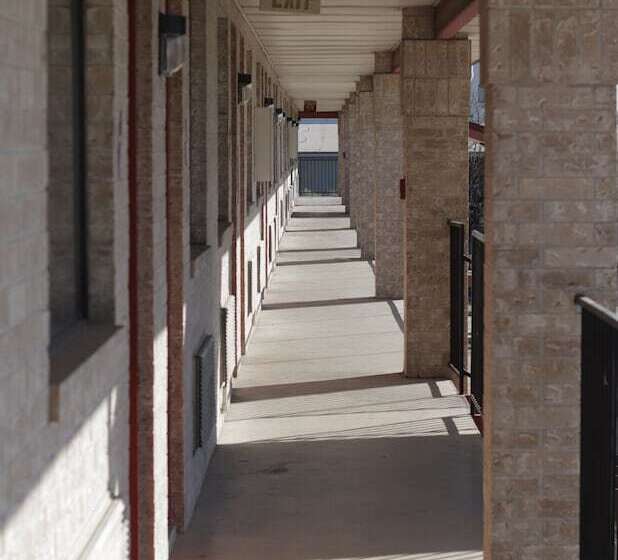 ホテル University Inn & Suites