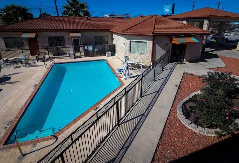 ホテル University Inn & Suites