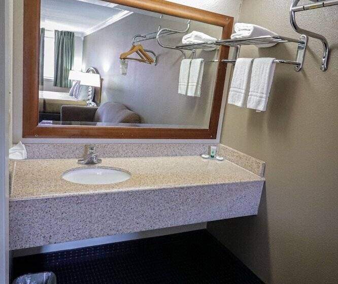 ホテル University Inn & Suites