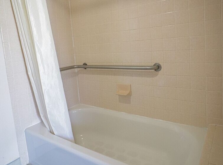 ホテル University Inn & Suites