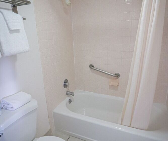 ホテル University Inn & Suites