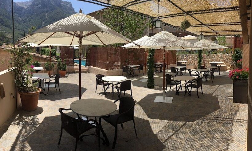 Отель Y Apartamentos Des Puig