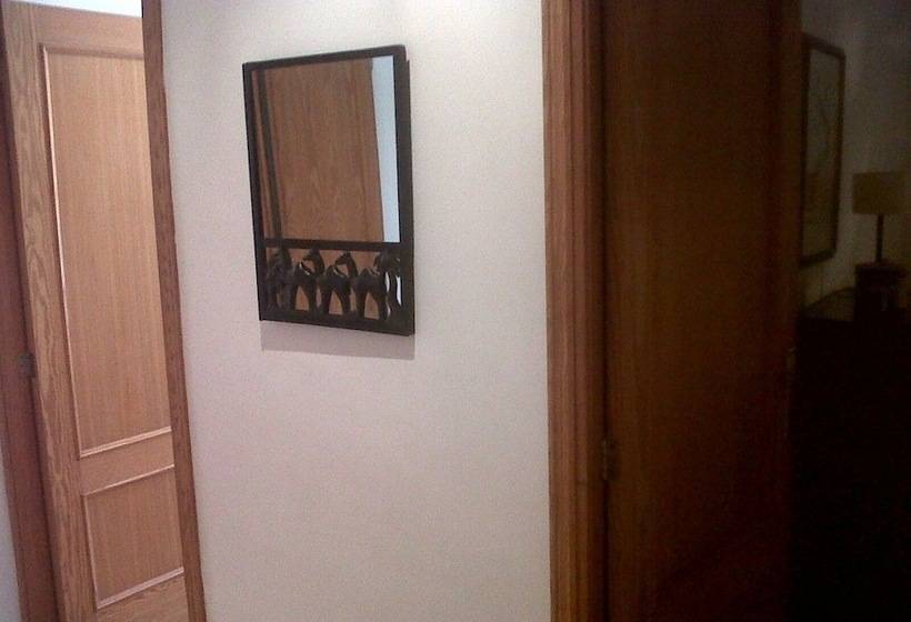 Отель Y Apartamentos Des Puig