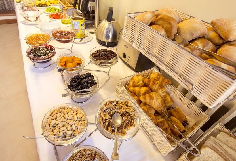 Отель Y Apartamentos Des Puig