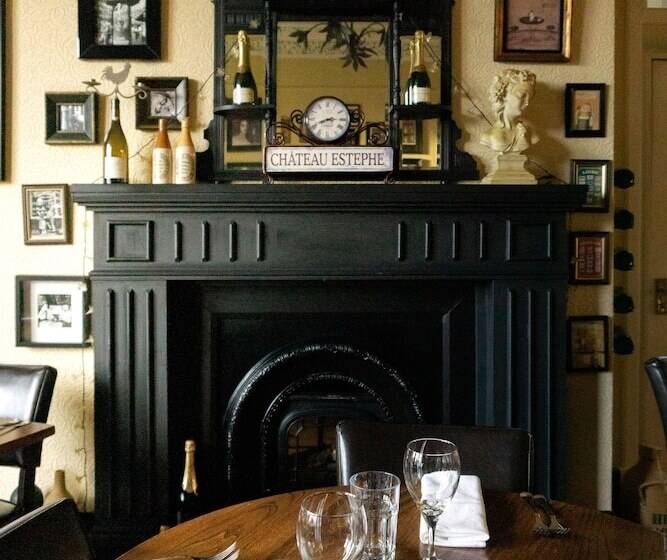 ホテル Yann's At Glenearn House