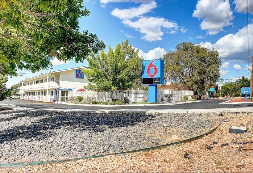 Motel 6 Santa Fe