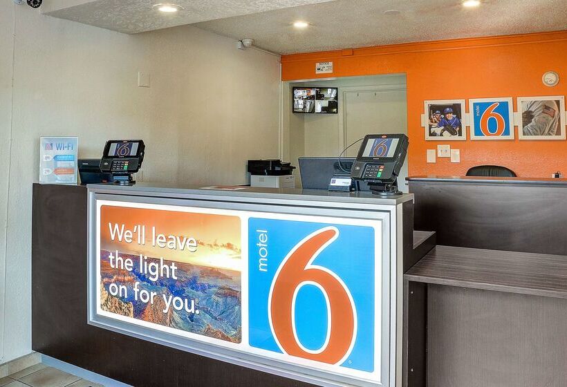 Motel 6 Santa Fe