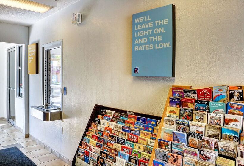 Motel 6 Santa Fe