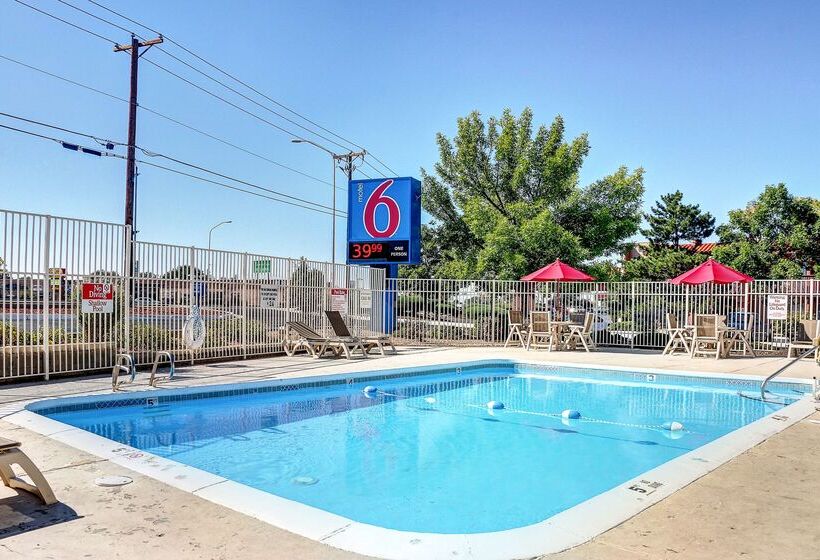 Motel 6 Santa Fe