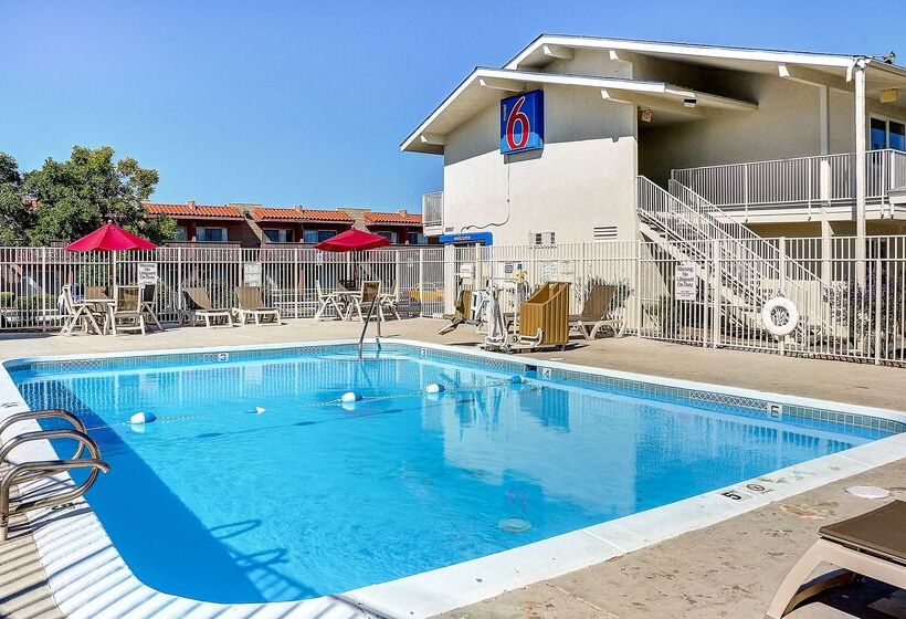 Motel 6 Santa Fe
