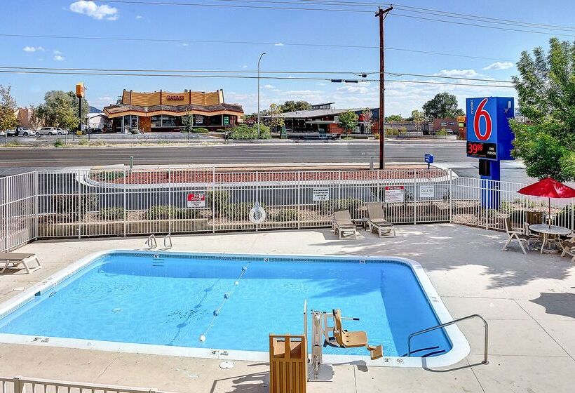 Motel 6 Santa Fe