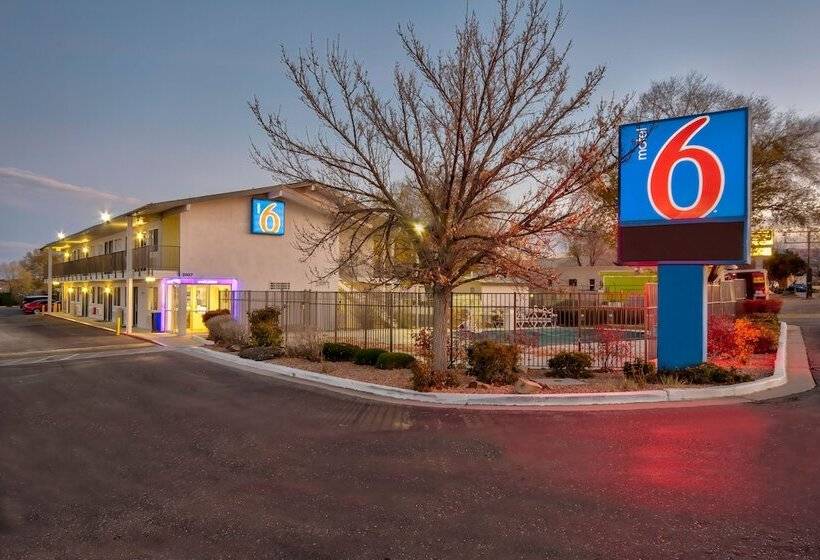 Motel 6 Santa Fe