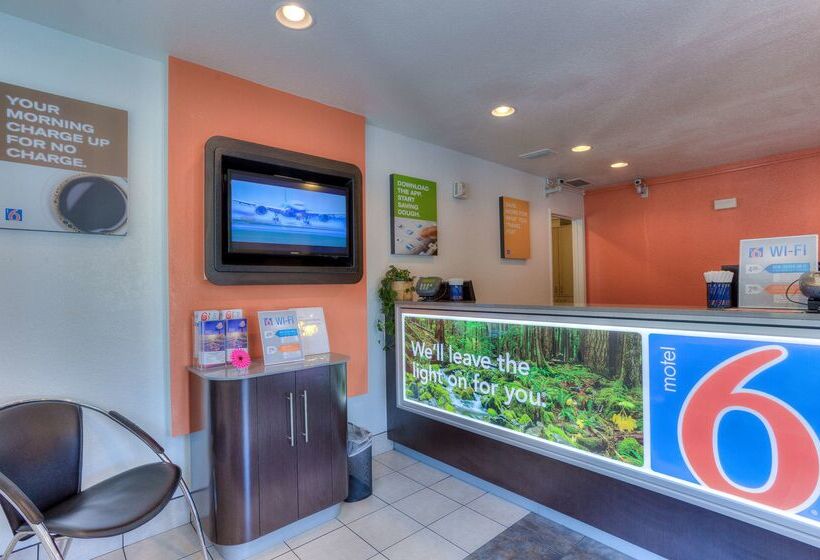 Motel 6tigard, Or  Portland South  Lake Oswego
