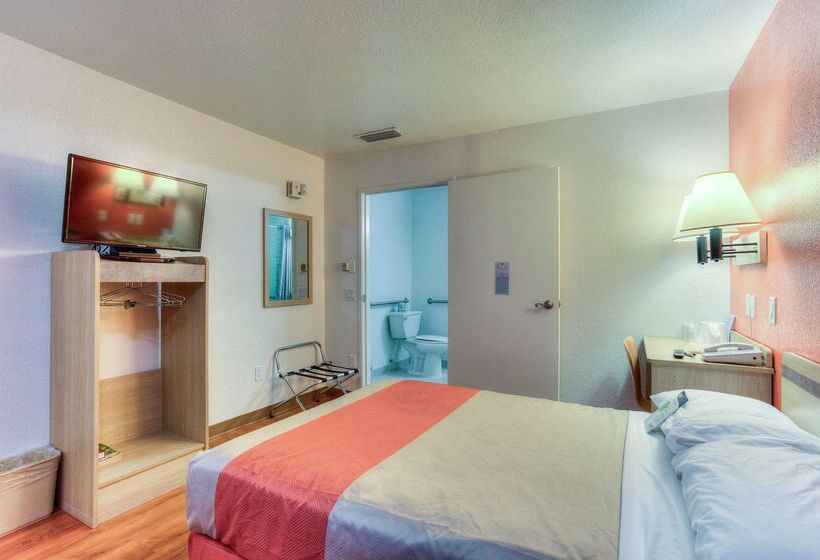 Motel 6tigard, Or  Portland South  Lake Oswego