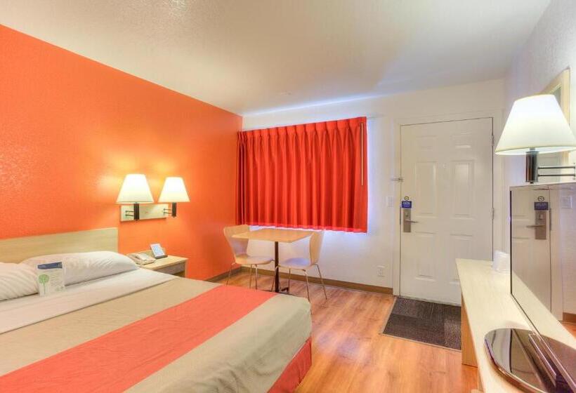 Motel 6tigard, Or  Portland South  Lake Oswego