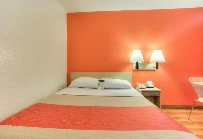 Motel 6tigard, Or  Portland South  Lake Oswego