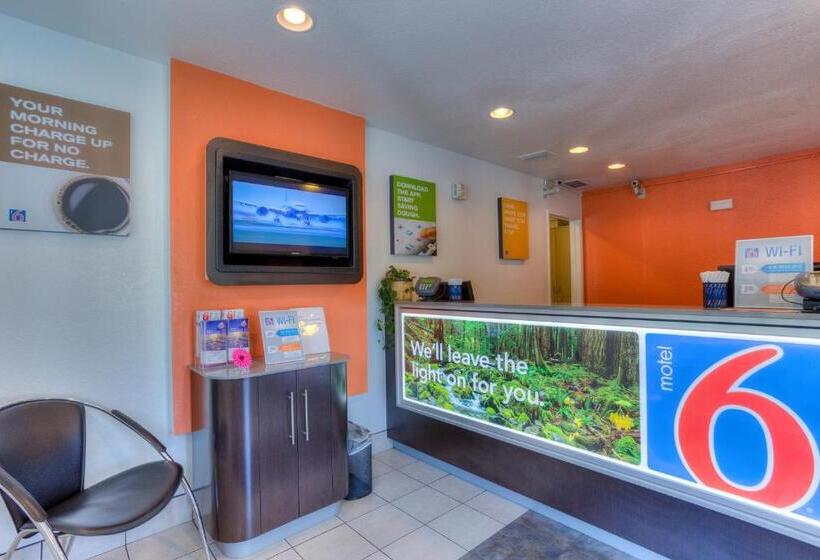 Motel 6tigard, Or  Portland South  Lake Oswego