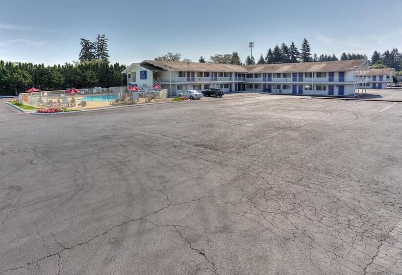 Motel 6tigard, Or  Portland South  Lake Oswego