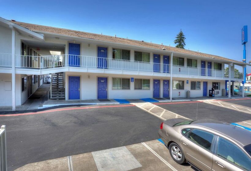 Motel 6tigard, Or  Portland South  Lake Oswego