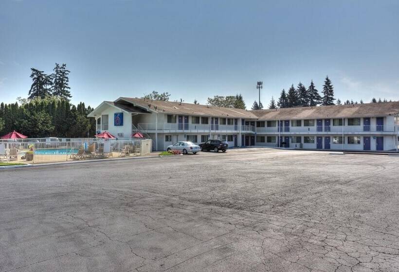Motel 6tigard, Or  Portland South  Lake Oswego